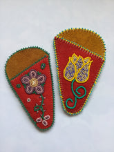 Load image into Gallery viewer, Beaded Scissors Case

