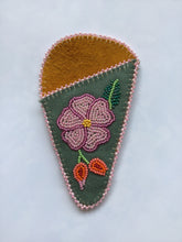 Load image into Gallery viewer, Beaded Scissors Case
