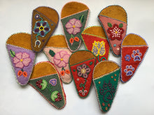 Load image into Gallery viewer, Beaded Scissors Case

