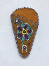 Load image into Gallery viewer, Beaded Scissors Case
