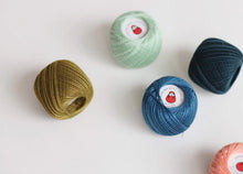 Load image into Gallery viewer, Home Thread Ball by DARUMA
